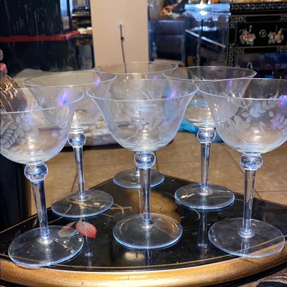 Vintage Elegant Clear Crystal Tall Glass Etched Wine Glass Set Floral set of 6
